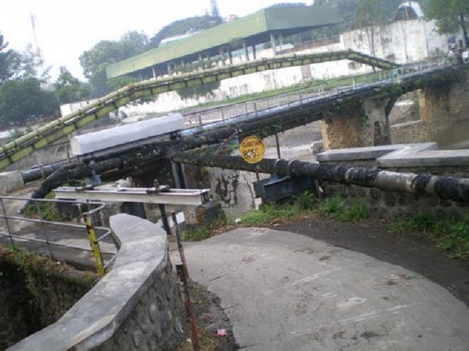 Jembatan paling angker di Malang nih [Image Source]