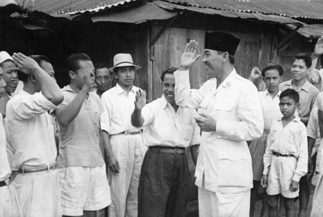 Soekarno ingin dekat dengan rakyat, seperti kawannya sendiri [Image Source]