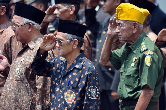 perjuangan membela Indonesia [image source]