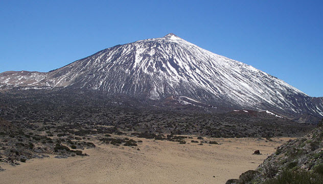 Gunung Teide, Pulau Kenari [image source]