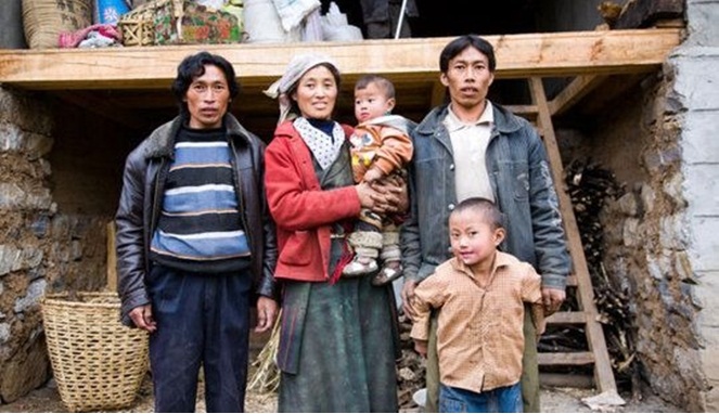 Keluarga Poliandri di Tibet [Image Source]