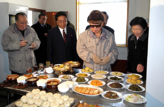 Memasak untuk Kim Jong Il adalah tentang presisi dan kesempurnaan [Image Source]