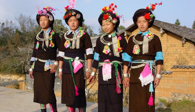 Fitur wajah Sino Tibetan [Image Source]