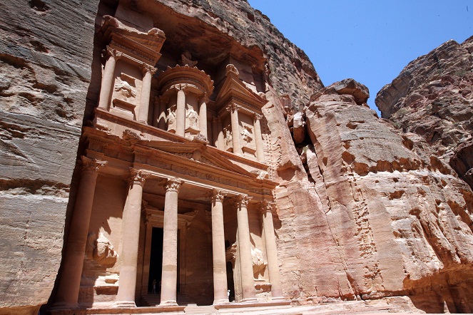 Terbayang betapa cerdasnya si pembangun Petra dengan konstruksi hebat seperti ini [Image Source]