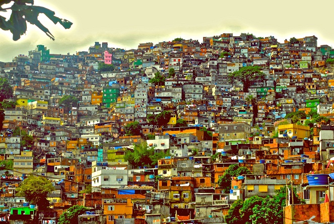 Dulu Favela seperti ini sangat kumuh, namun sekarang justru jadi wisata andalan [Image Source]
