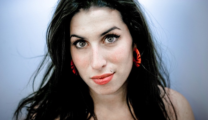 Amy Winehouse [Image Source]