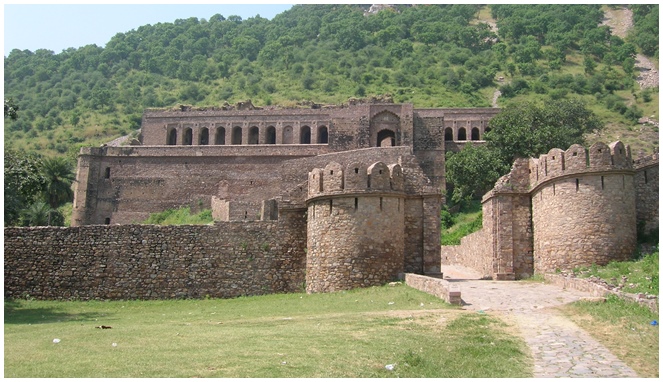 Benteng Bhangarh [Image Source]