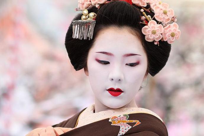 Cantiknya Geisha dari Jepang Ini