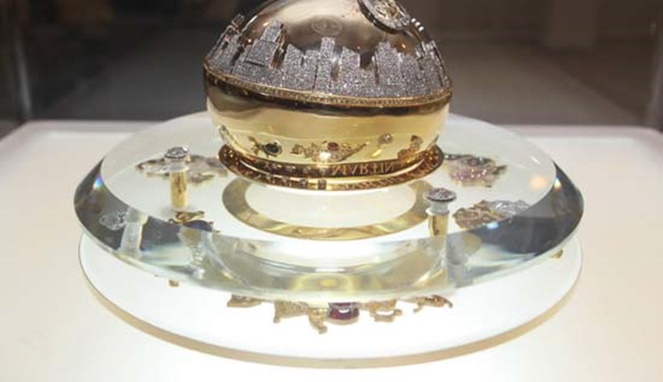 DKNY Golden Delicious Million Dollar Fragrance Bottle [Image Source]