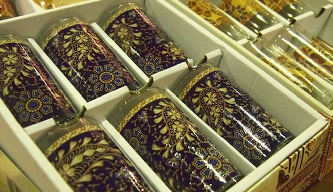 Gelas batik [Image Source]