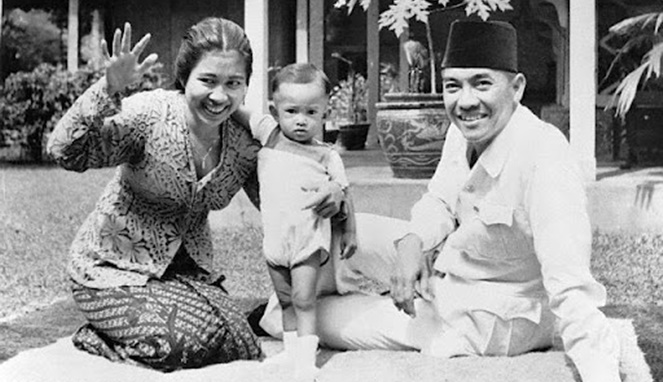 Fatmawati dan Soekarno [Image Source]
