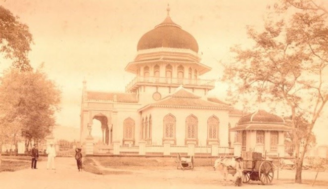Masjid Baiturrahman [Image Source]