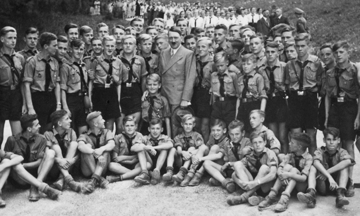 Pasukan Nazi – Hitler Youth, Perang Dunia ke-II [image source]