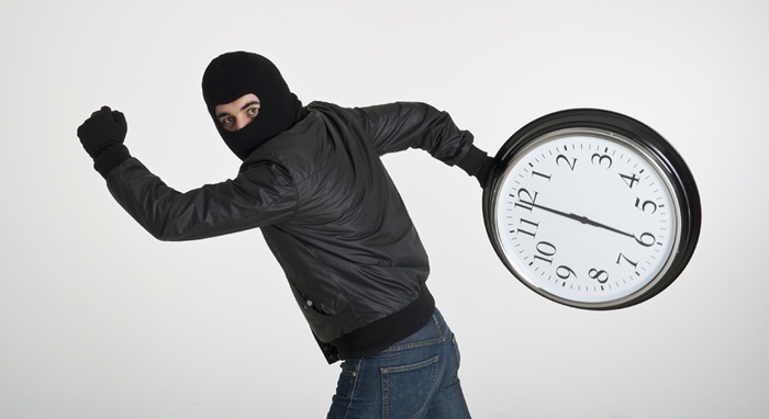 Perlahan Mencuri Waktu Produktif Kita [image source]