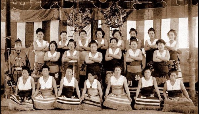 Pernah Ada Tradisi Sumo Wanita di Jepang [image source]