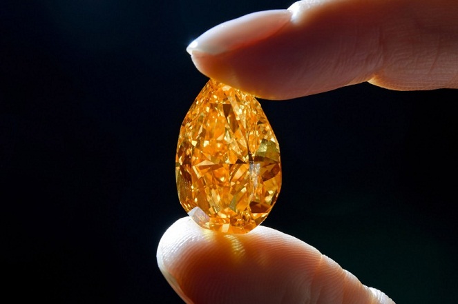 The Orange jadi salah satu batuan mulia paling langka dan mahal di dunia [Image Source]