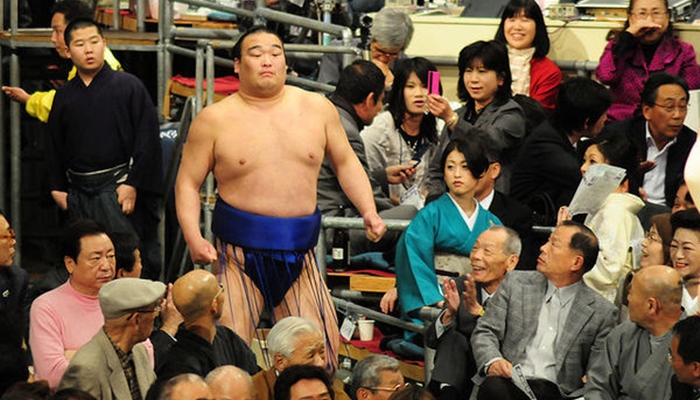 Tidak Orang Jepang di Bawah 50 Tahun yang Suka Sumo [image source]
