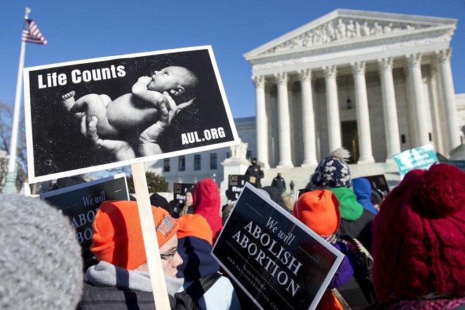 Faktanya, hampir 1,2 juta wanita Amerika melakukan aborsi [Image Source]