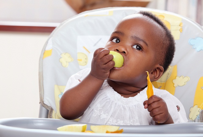 Di beberapa negara misalnya Jamaika bayi tidak boleh diberi makan ayam biar bisa cepat bicara [Image Source]