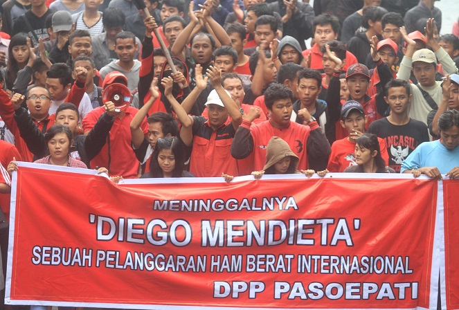 Diego Mendieta yang mati sedangkan gajinya belum terbayar, jadi potret ketidakbecusan klub di Indonesia [Image Source]