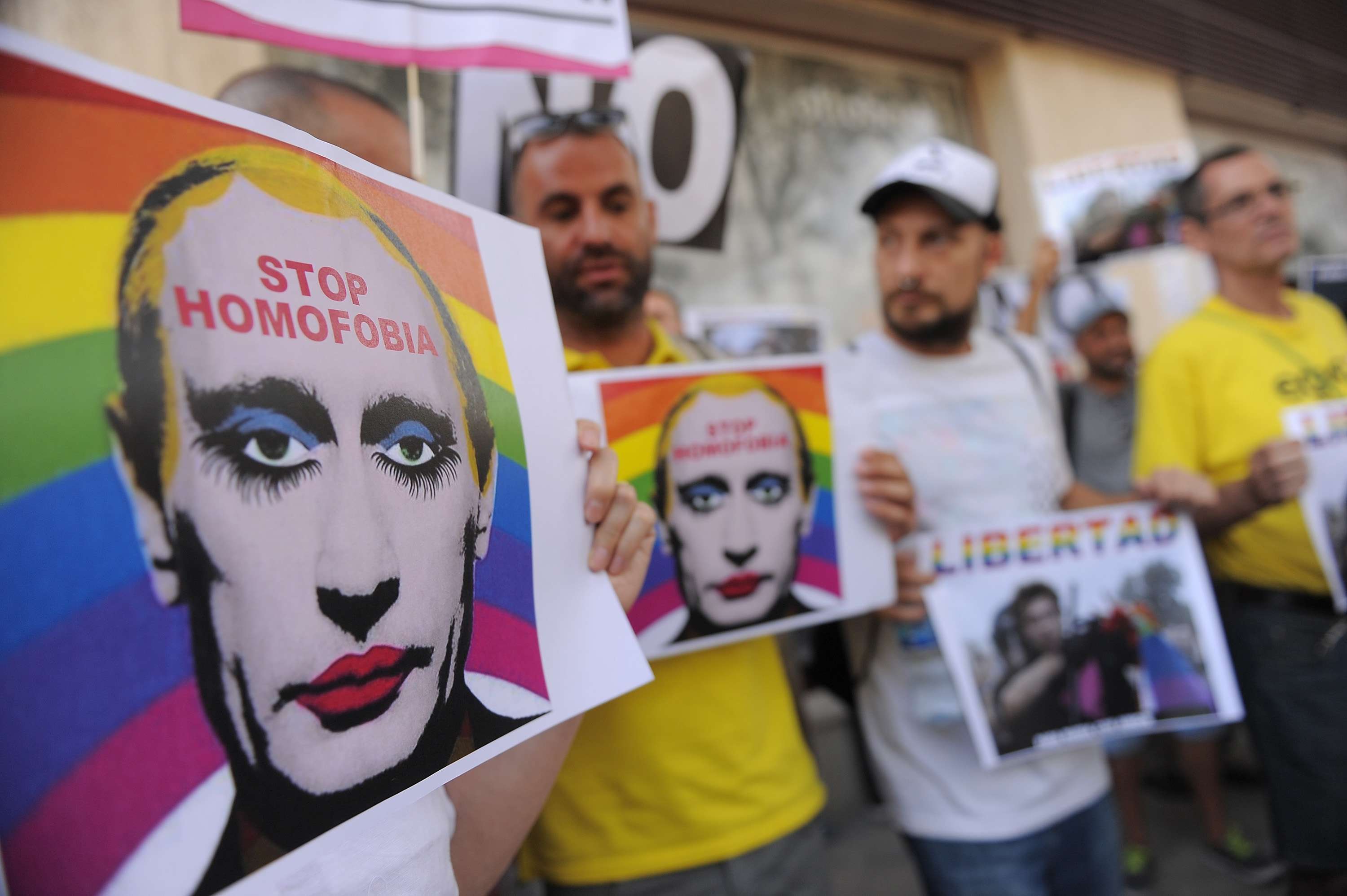 Gay dan segala propagandanya adalah hal yang sangat dilarang di negara Vladimir Putin ini [Image Source]