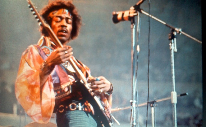 Alunan gitarnya bagai sihir, Jimi Hendrix ternyata tak mahir not balok [Image Source]