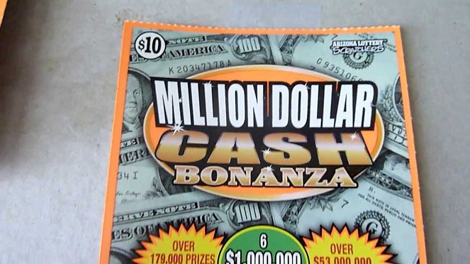 Gara-gara suka koleksi sampah lotere gagal tembus, seorang pria menang $ 1juta tanpa modal [Image Source]