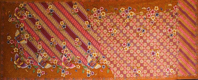 Batik Hokokai punya ciri khas motif pagi-sore serta detail-detail dan aksen Jepang seperti ini [Image Source]