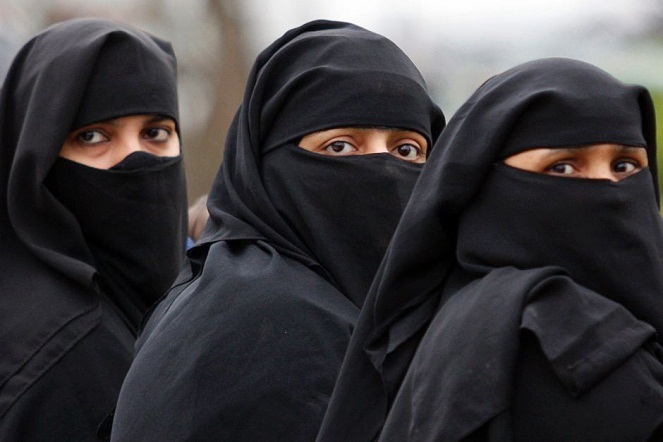 Negara barat menganggap perlakuan Arab kepada wanitanya berlawanan dengan HAM [Image Source]