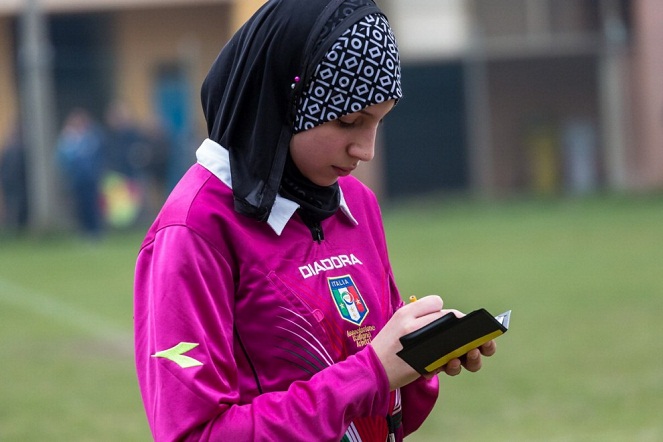 Muslimah dan sepak bola. Kenapa tidak? [Image Source]