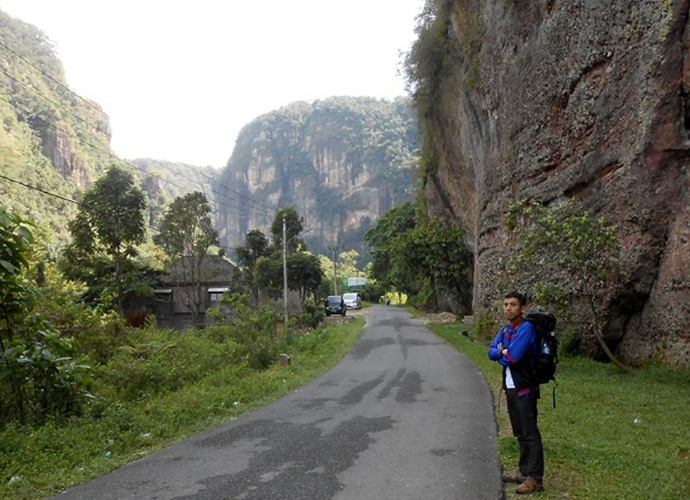 Lembah Harau, Tingginya Mencapai 300 Meter
