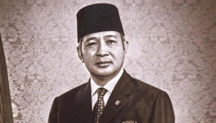 Pak Soeharto yang penuh kontroversi [image source]