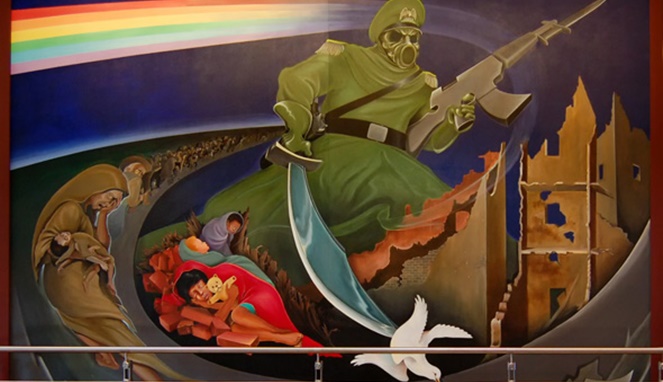 Salah satu mural di bandara Denver [Image Source]