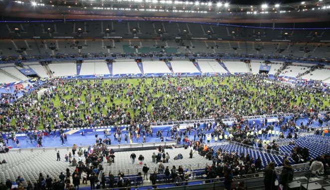 Suasana stadion Paris saat penyerangan [Image Source]