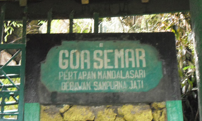 Goa Semar jadi salah satu tempat bersemedi Presiden Soeharto [Image Source]