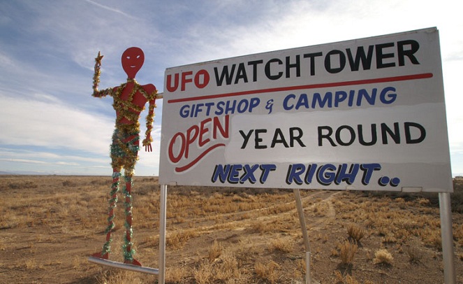 Tempat ini memang seringkali dikunjungi UFO [Image Source]