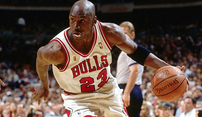 Pemain basket sehebat Jordan ternyata pernah merasakan dibuang oleh tim [Image Source]