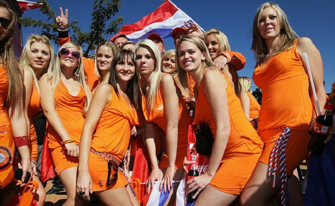 Belanda menetap artinya, wanita mereka juga akan banyak dijumpai di sini [Image Source]