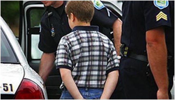 Bocah yang ditangkap gara-gara bersendawa [Image Source]