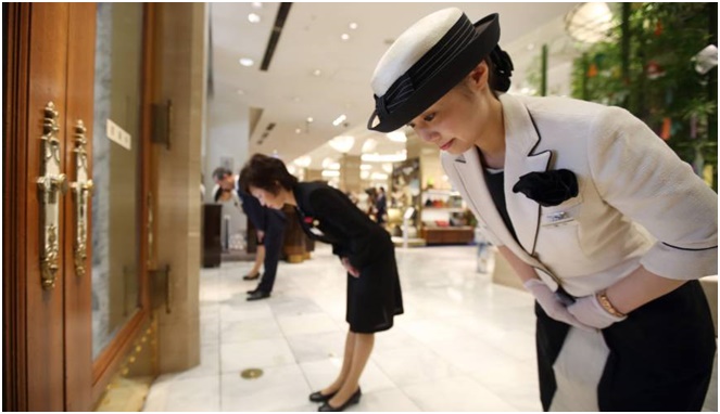 Customer service di Jepang [Image Source]