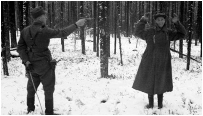 Intelijen Soviet tertawa sebelum ditembak [Image Source]