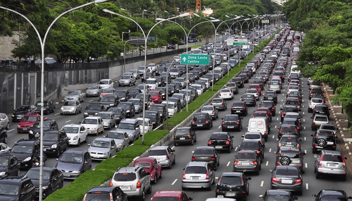 Kemacetan yang Membuat Polusi Udara Meningkat [image source]