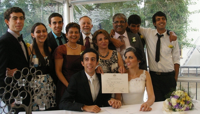 Pernikahan Baha'i [image source]