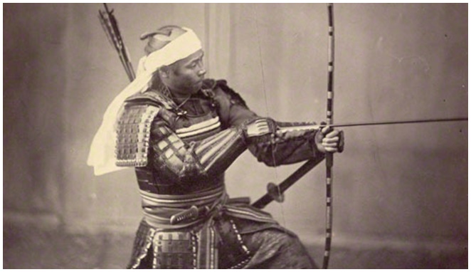 Samurai dengan busurnya [Image Source]