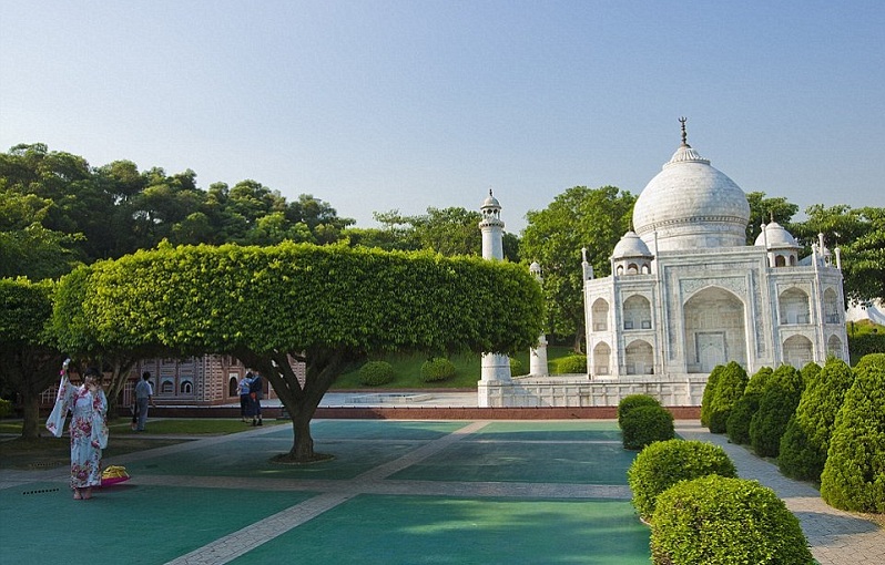 Taj Mahal Mini [image source]