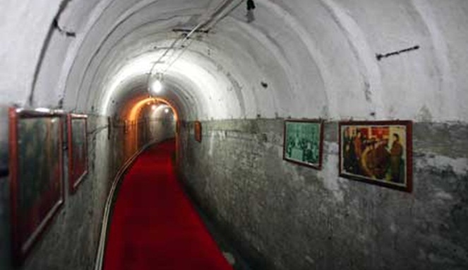 Terowongan di kota bawah tanah Beijing [Image Source]