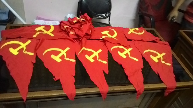 Bendera negara mungkin juga akan diberi aksen-aksen komunisme [Image Source]
