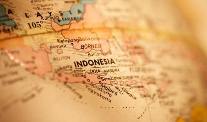 Dari ujung barat sampai timur, tersebar kekayaan Indonesia seperti takkan pernah ada habisnya [Image Source]