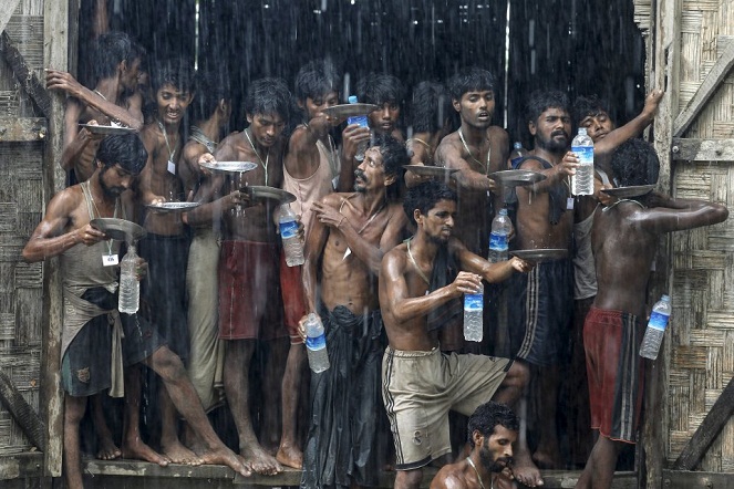 Ketika air sudah tidak didapatkan, inilah yang mereka lakukan [Image Source]