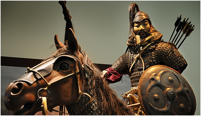 Patung prajurit Mongol [Image Source]